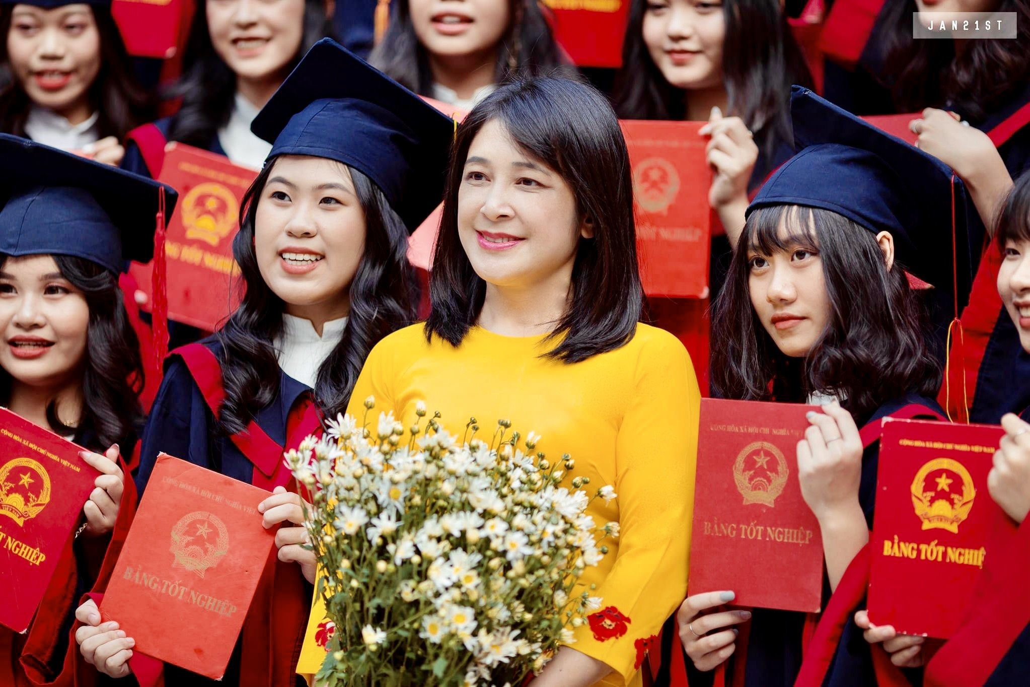 29 hoc sinh mot lop trung tuyen dai hoc anh 2