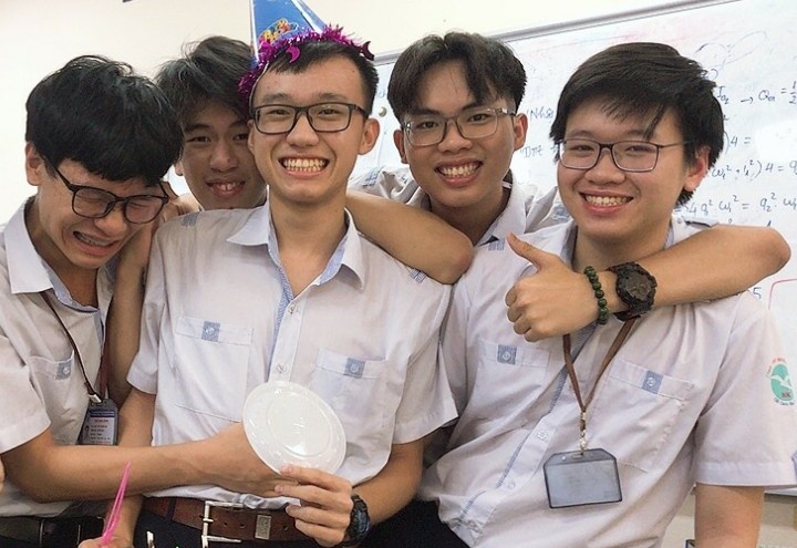 Lop hoc co 36/39 hoc sinh dat tren 27 diem xet tuyen vao dai hoc hinh anh