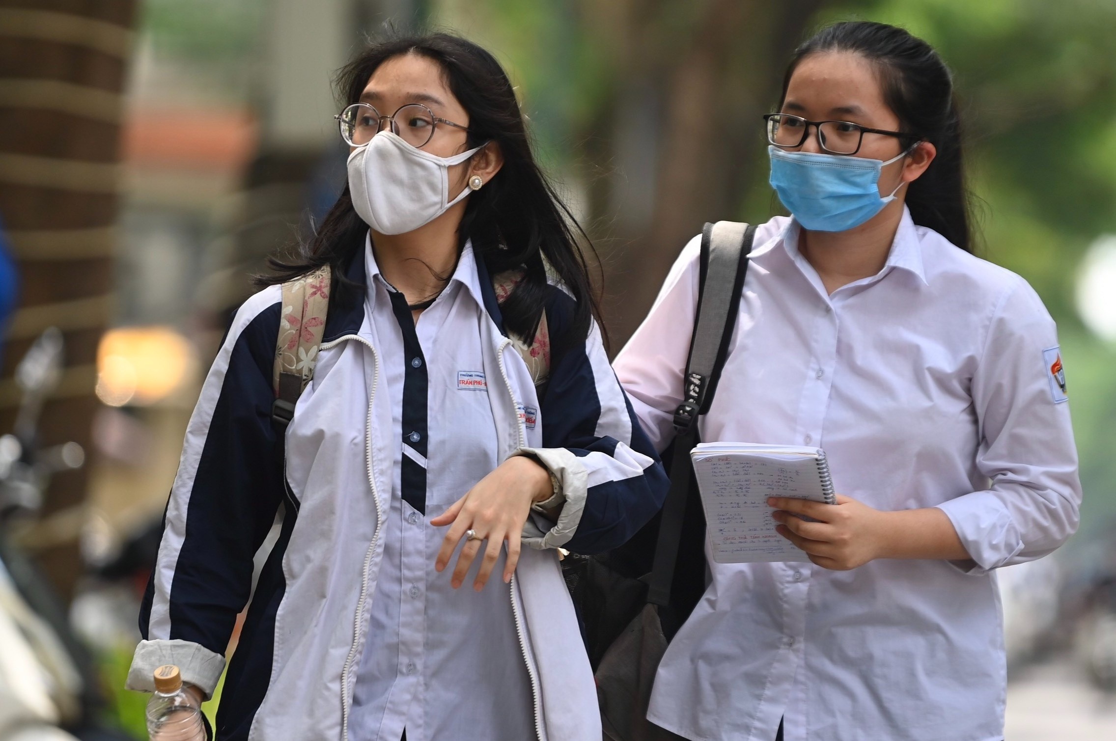 DH Kinh te Quoc dan cong bo diem san hinh anh