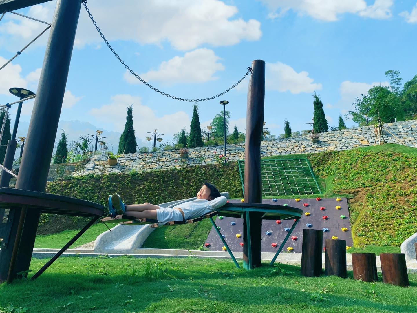 Cuoc song vui ve giua nui rung anh 4