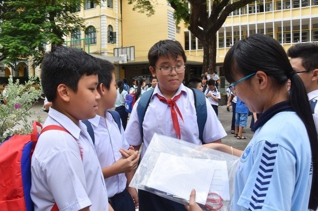 Tuyen sinh dau cap o TP.HCM kho dung ke hoach hinh anh