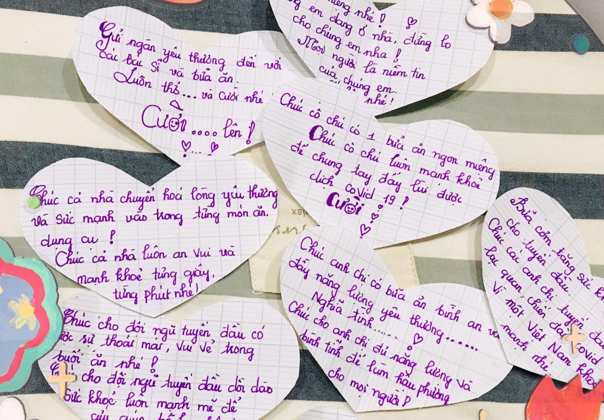 Giáo viên và học sinh ở TP.HCM tham gia nấu ăn tiếp sức tuyến đầu ảnh 4 Giao vien va hoc sinh o TP.HCM tham gia nau an tiep suc tuyen dau anh 4