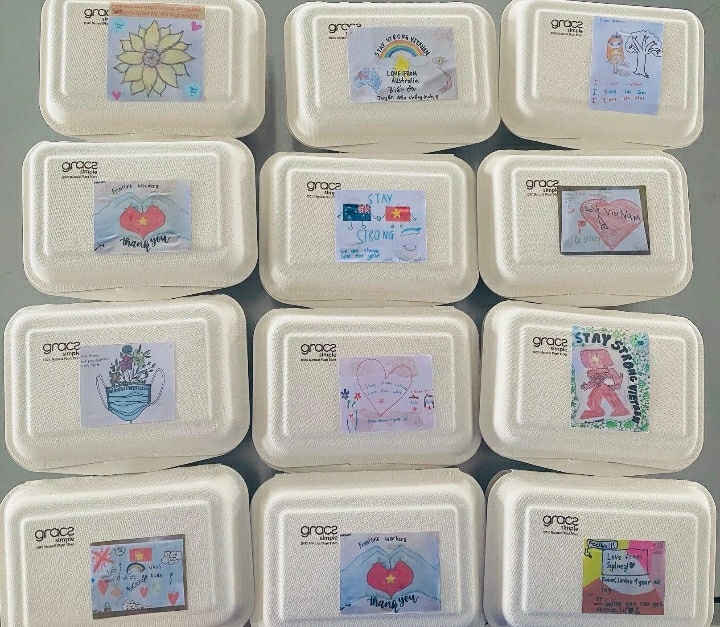 Giao vien va hoc sinh o TP.HCM tham gia nau an tiep suc tuyen dau anh 7