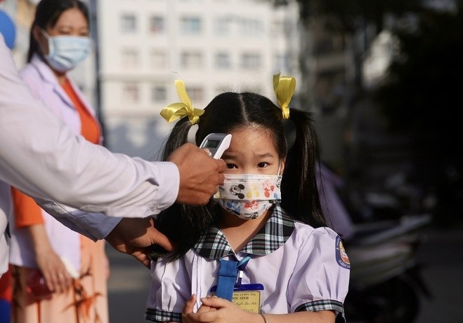 7 tinh, thanh lui thoi gian tuu truong do dich Covid-19 hinh anh