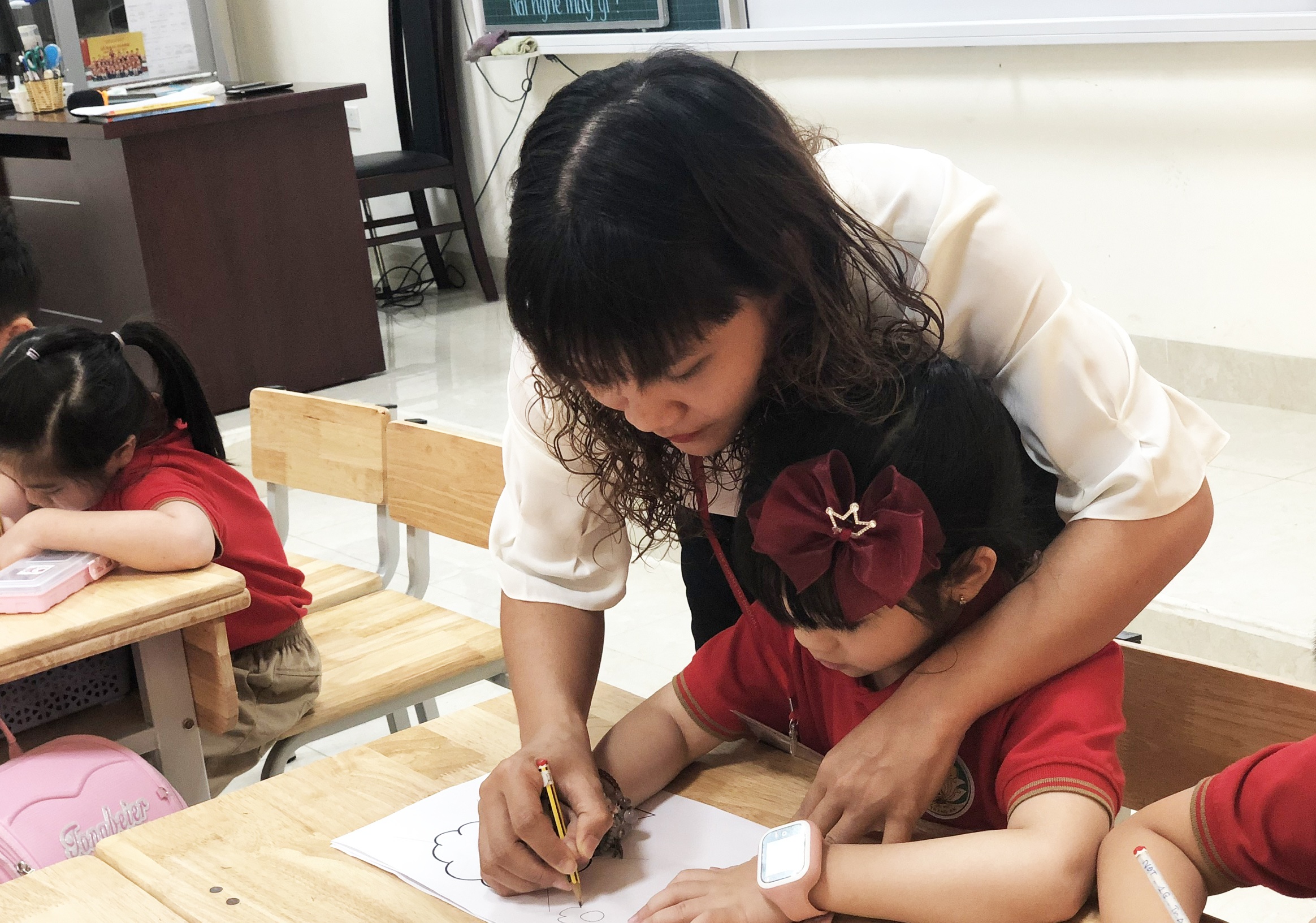 Huong dan day online cho lop 1 anh 1