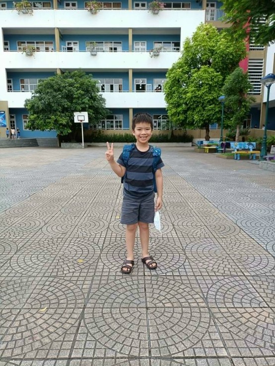 Phu huynh cho con hoc lop 1 o que anh 2