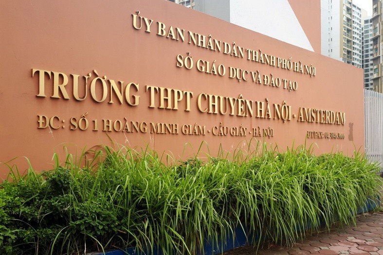 Gan 1.000 ho so canh tranh 200 suat vao lop 6 truong Ams hinh anh