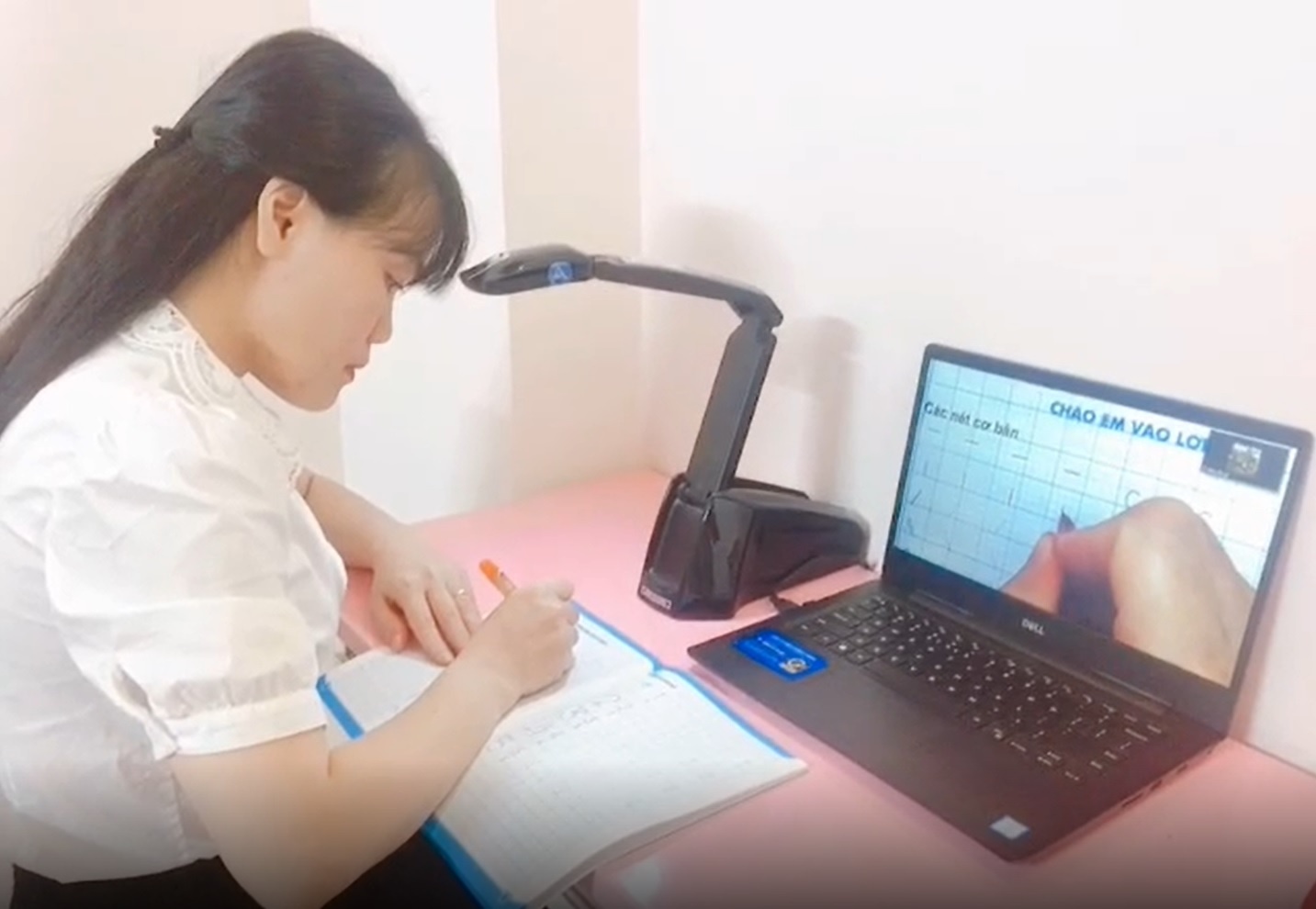 giai phap day online cho tre lop 1 anh 2