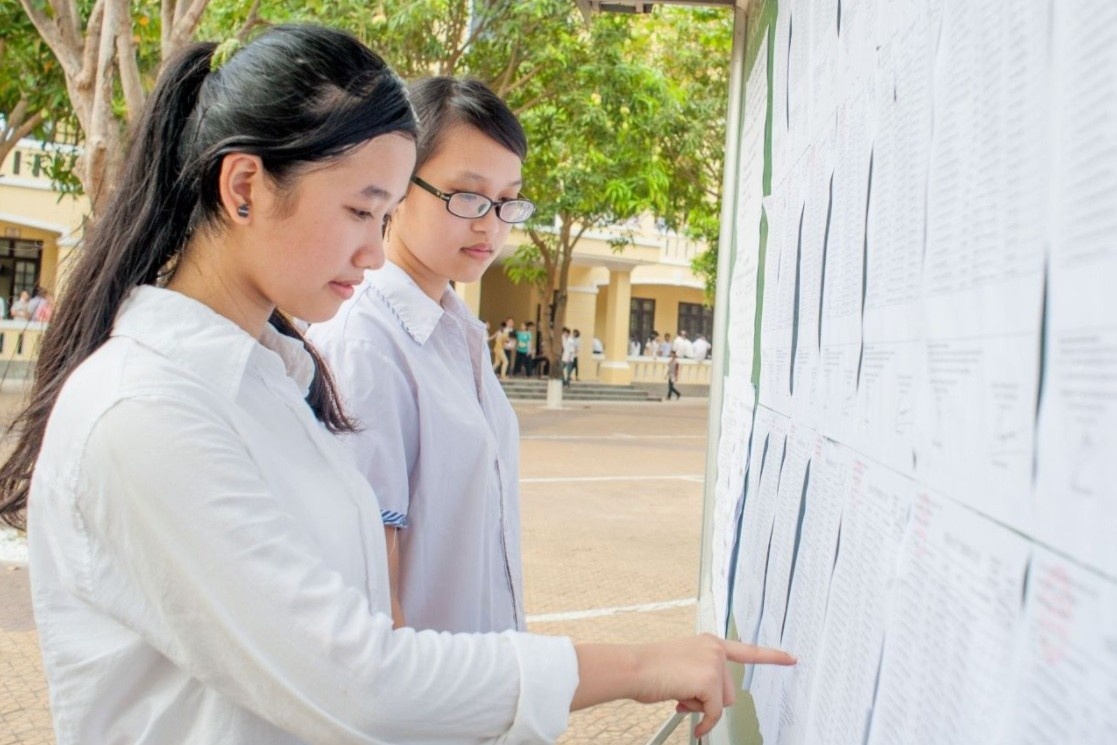 Nghe An de nghi lui thoi gian trien khai day sach giao khoa lop 10 moi hinh anh