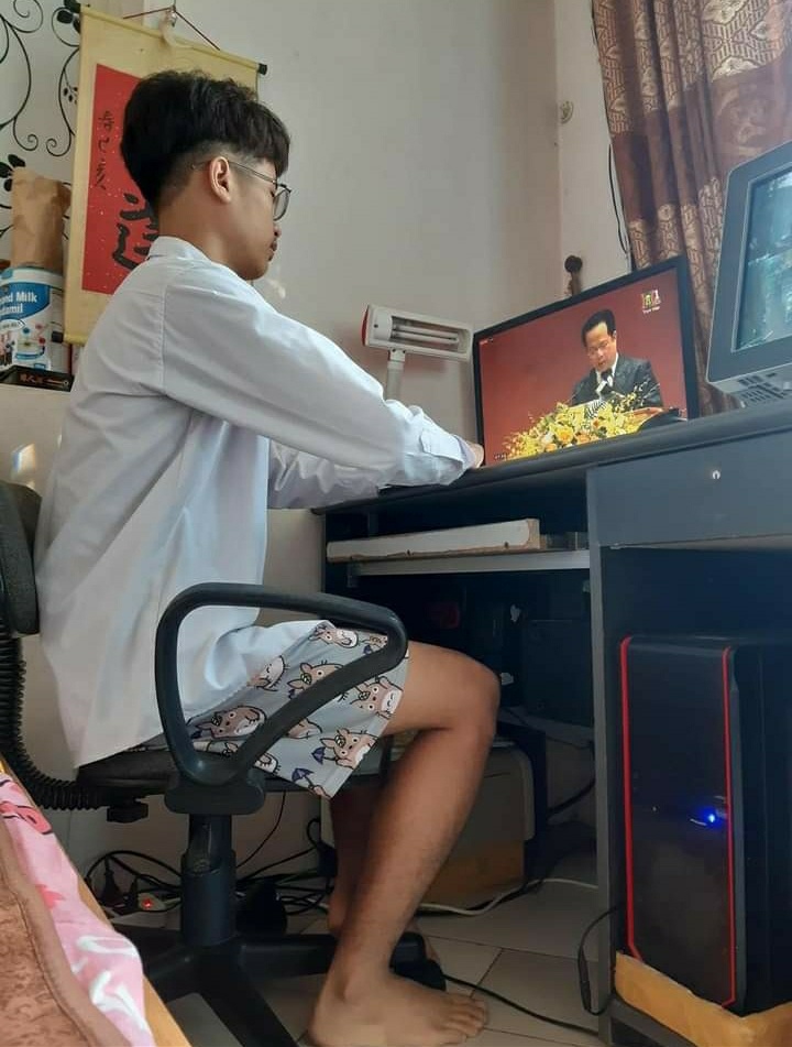 Nhung hinh anh khai giang mua dich anh 3