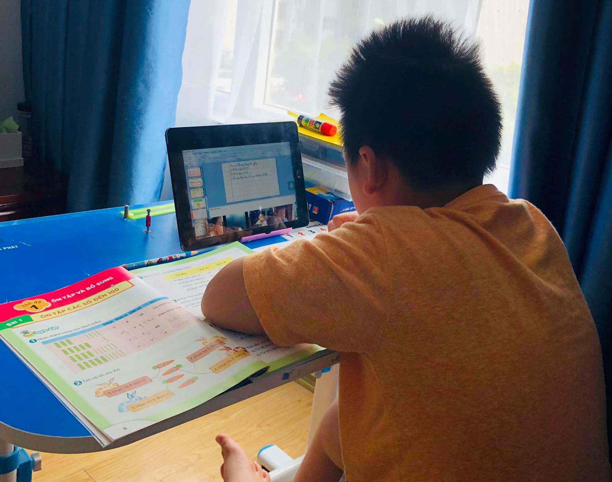 Buoi hoc online dau tien anh 1