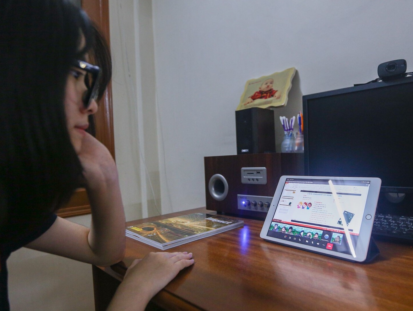 Phan mem hoc online tac nghen, tre hoc 3 buoi moi xong mot bai hinh anh