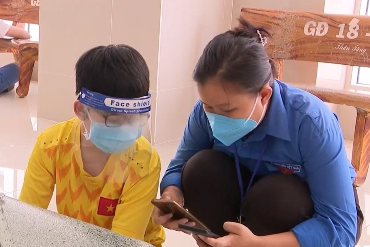 Lop hoc da chien trong dich Covid-19 o TP.HCM hinh anh