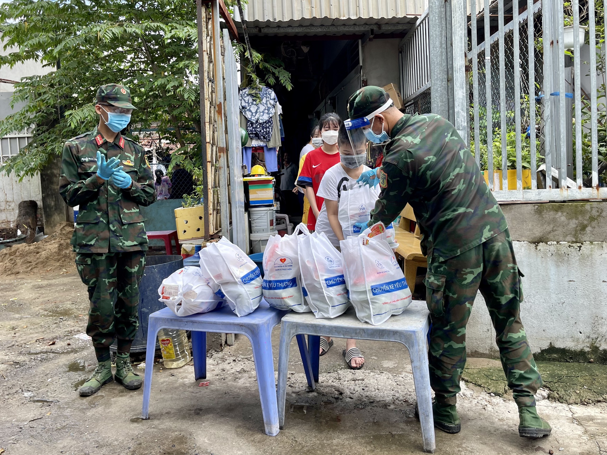 Hỗ trợ trẻ là F0 hoặc có bố mẹ mất  ảnh 1 Ho tro tre la F0 hoac co bo me mat anh 1
