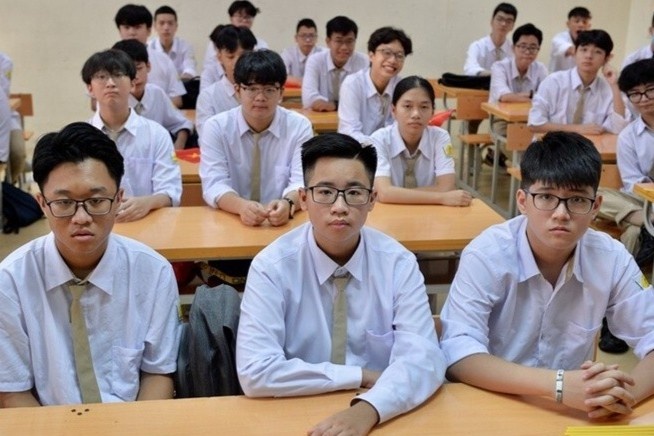 10 tinh, thanh mien hoc phi cho hoc sinh nam hoc 2021-2022 hinh anh