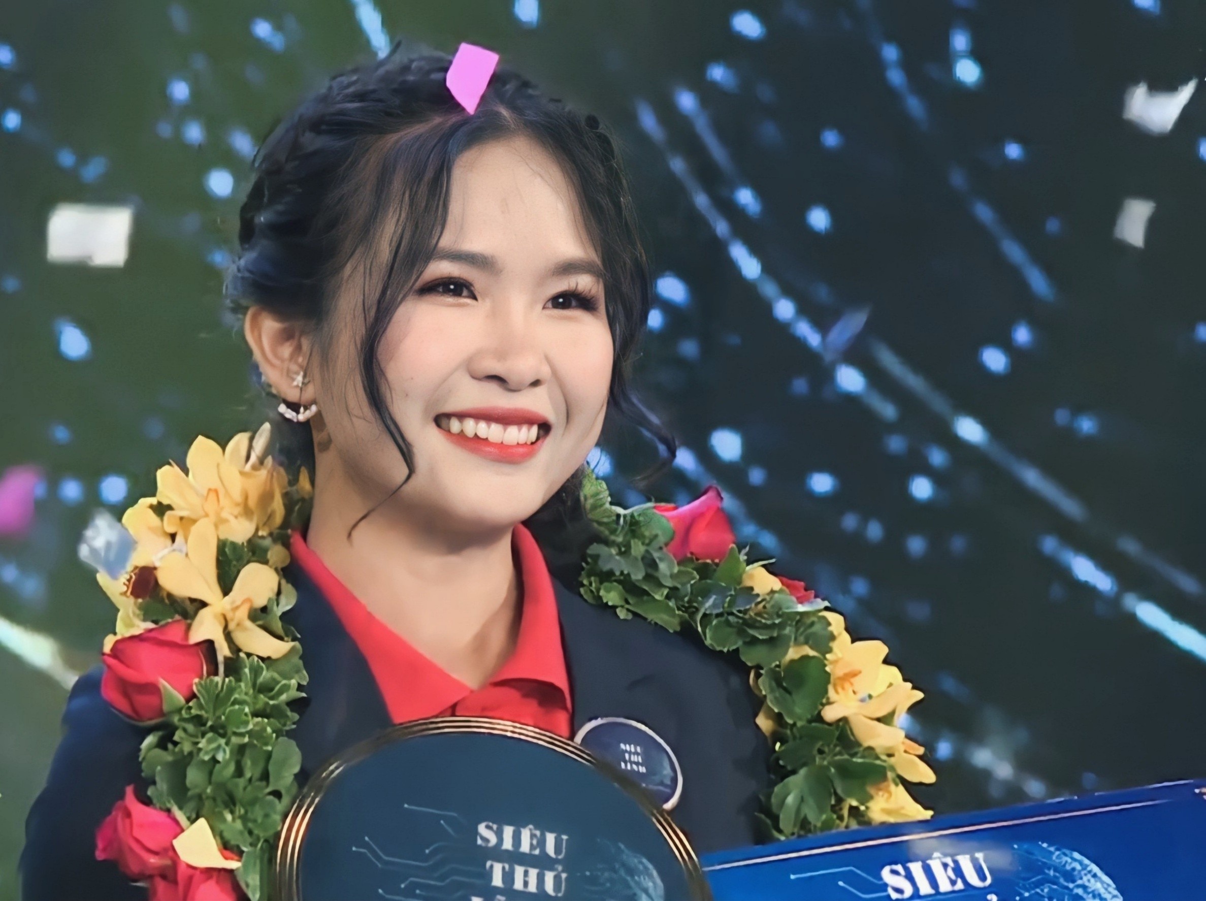 Nu sinh DH Bach khoa la tong dai vien 1022 anh 6