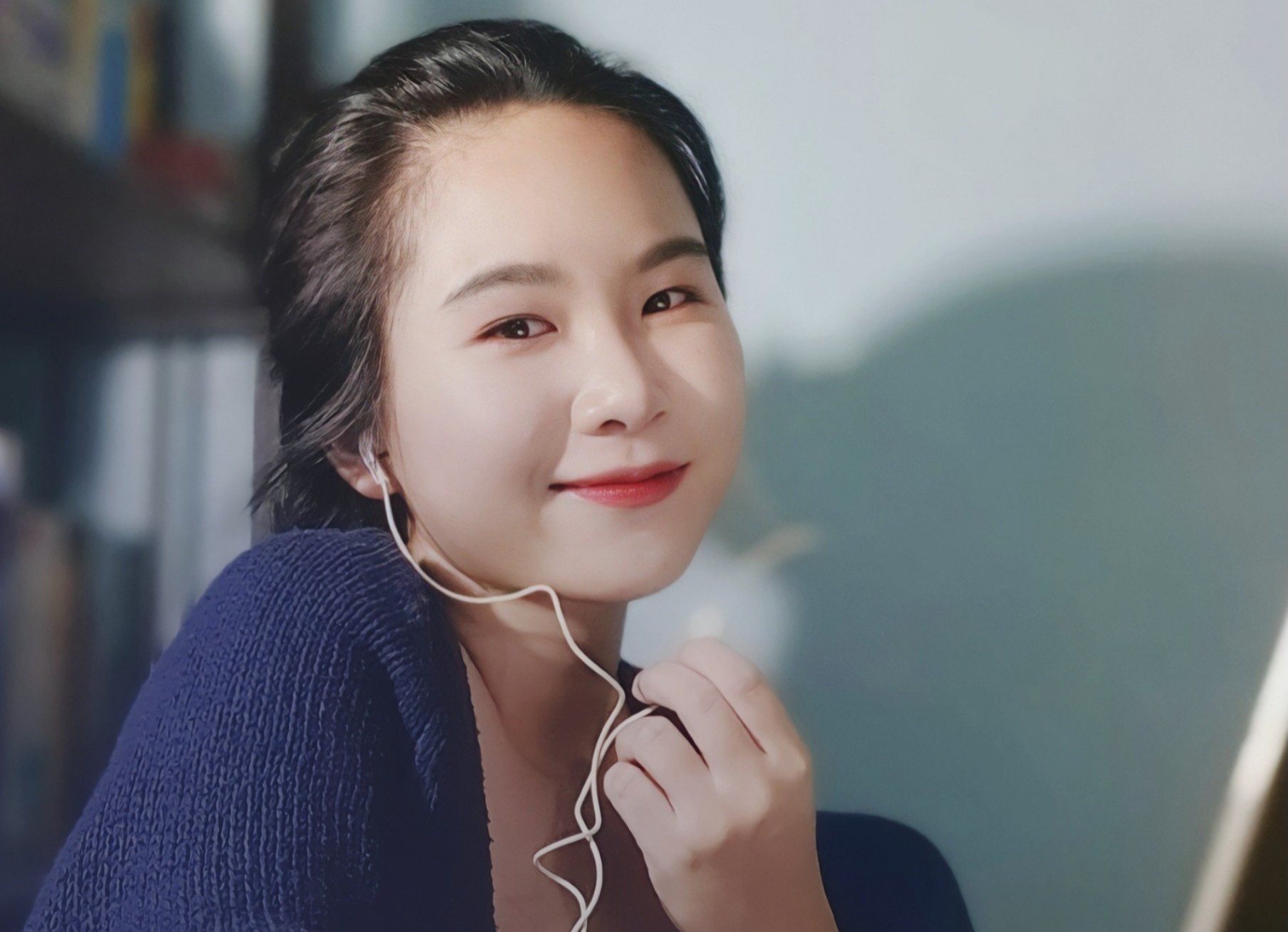 Nu sinh DH Bach khoa TP.HCM truc duong day nong 1022 hinh anh