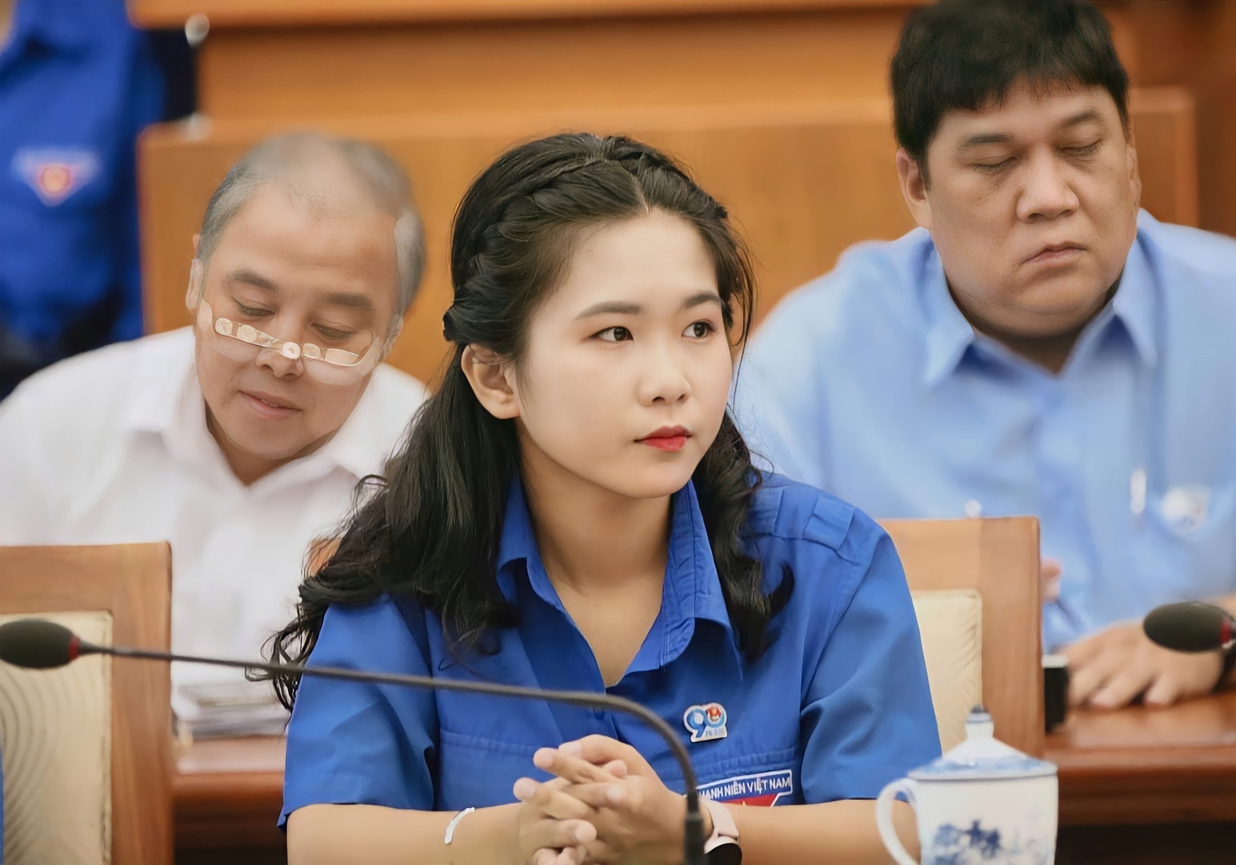 Nữ sinh ĐH Bách khoa là tổng đài viên 1022 ảnh 4 Nu sinh DH Bach khoa la tong dai vien 1022 anh 4