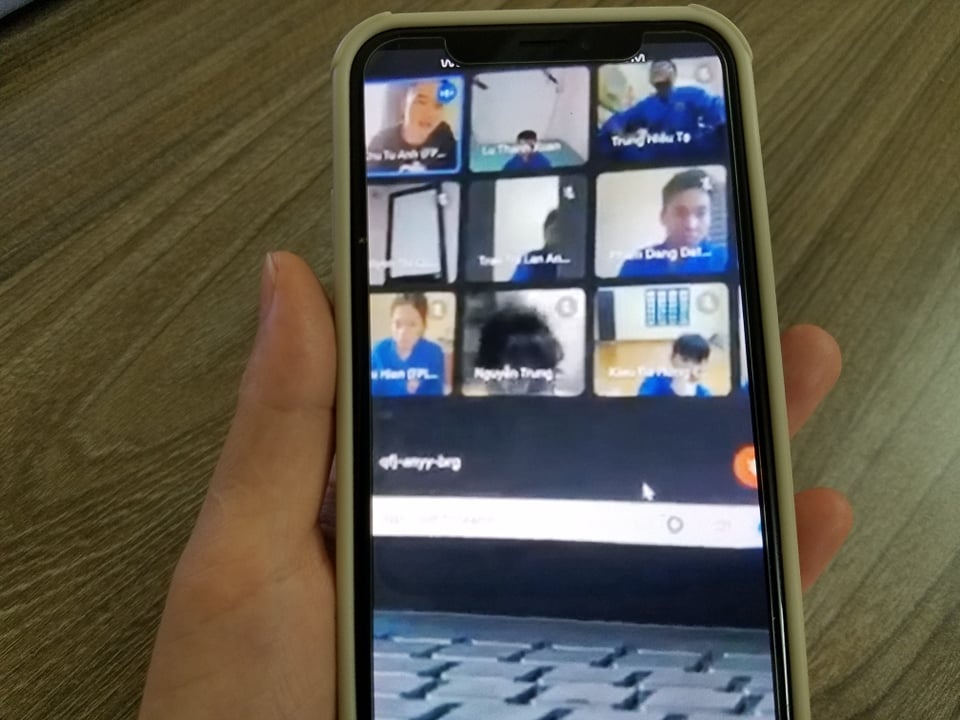 Truong noi ve viec sinh vien thach giang vien 'len phong dao tao solo' hinh anh