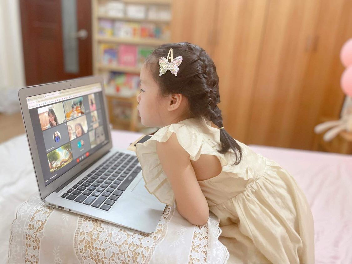 Hoc sinh tro lai truong anh 2