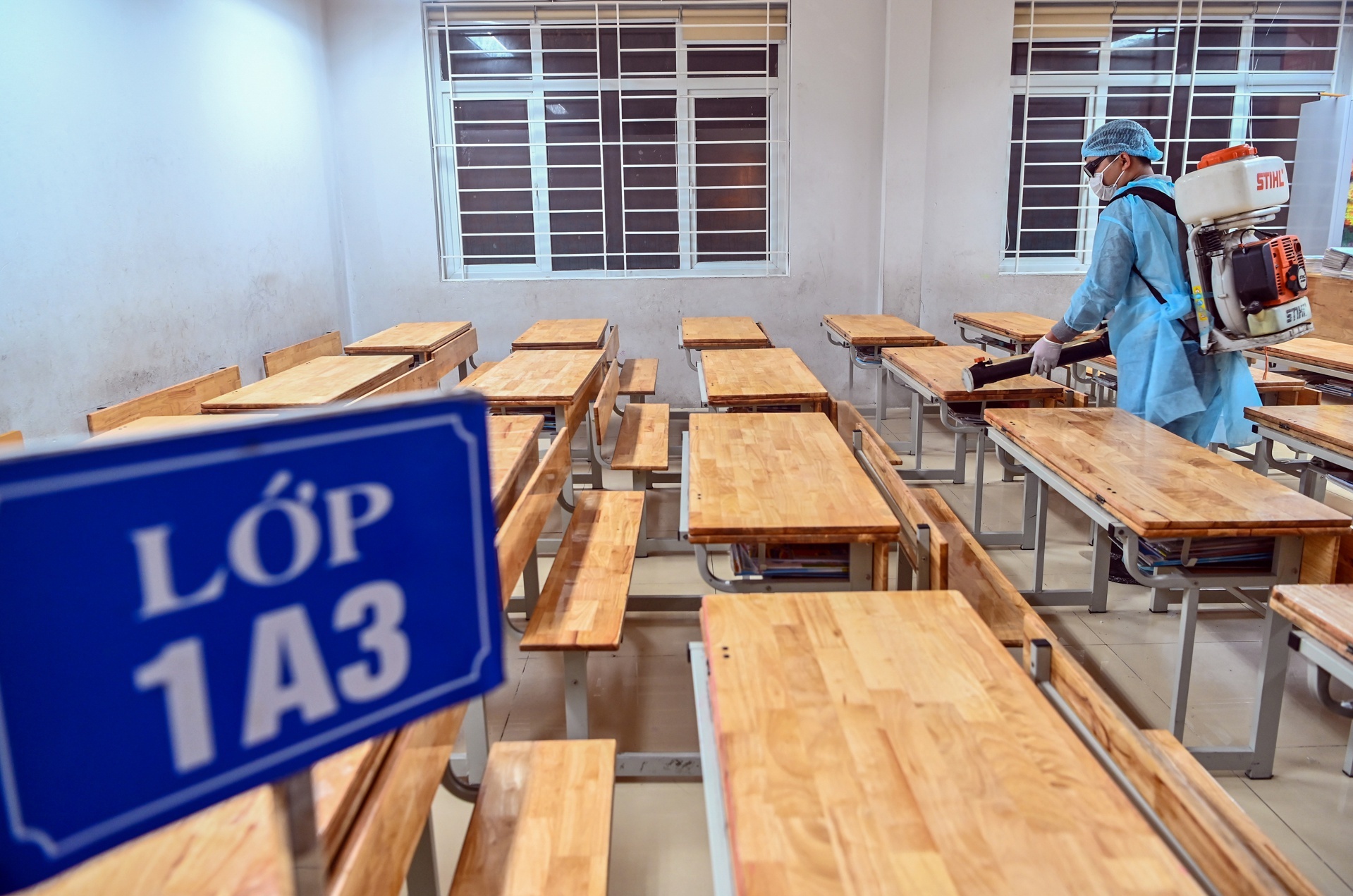 Hoc sinh tro lai truong anh 1