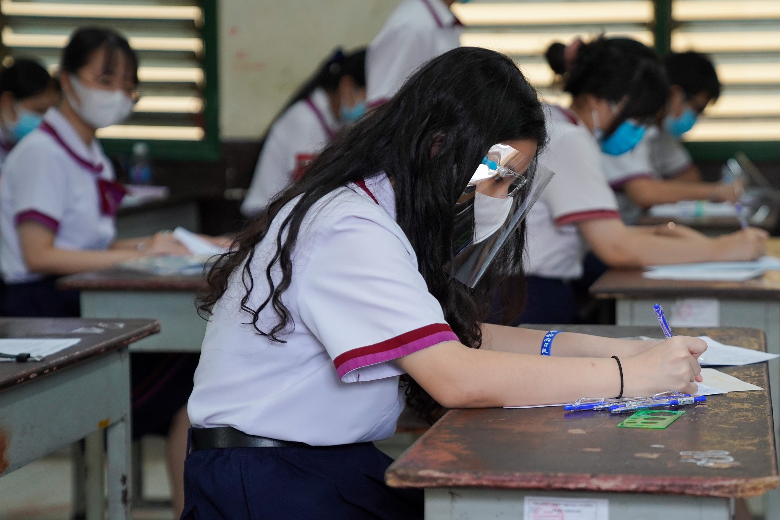 To chuc thi tot nghiep THPT nam 2022 thich ung voi tinh hinh dich hinh anh