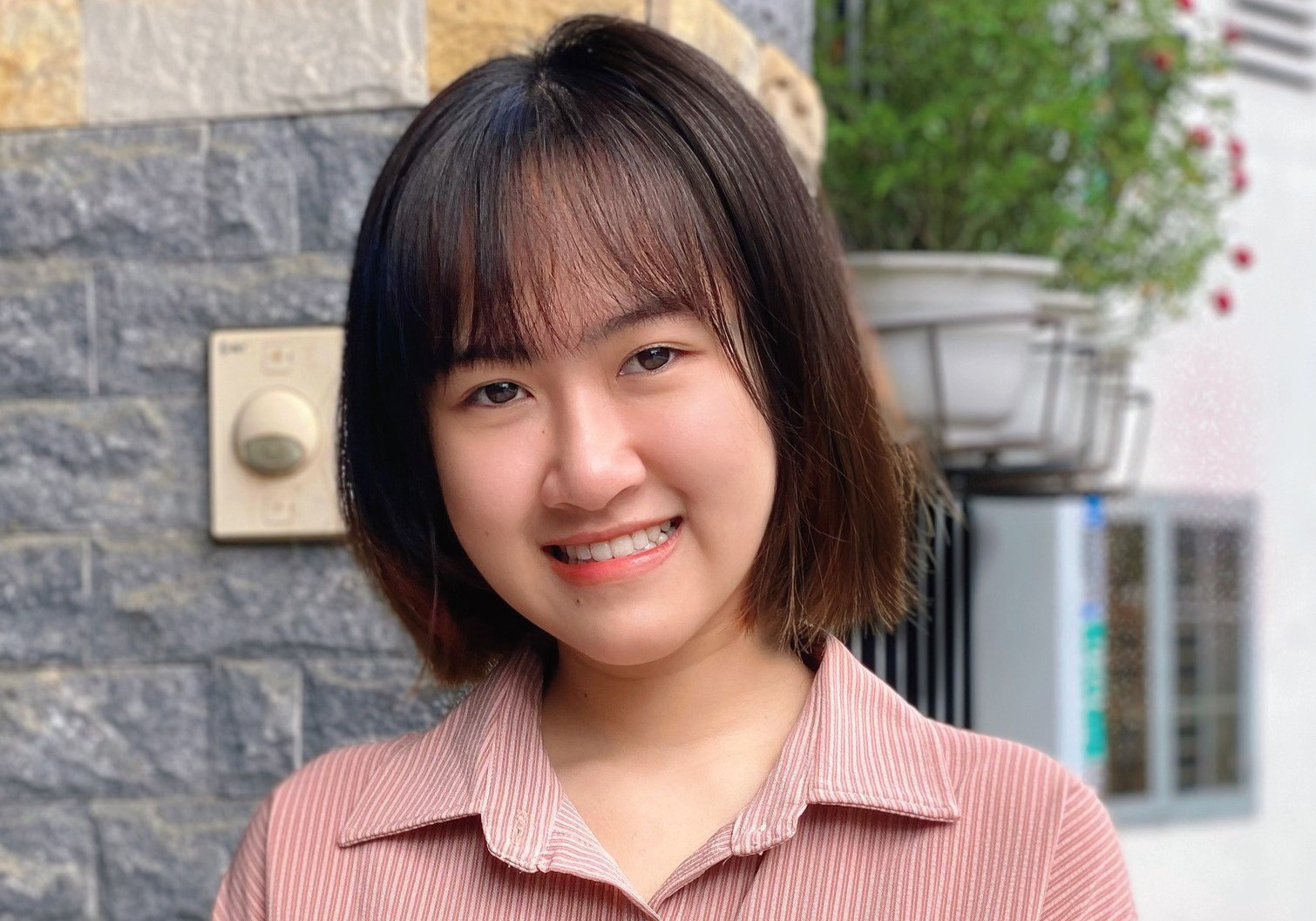Ba hoc sinh cung lop la thu khoa dau vao cua DH Ngoai thuong hinh anh