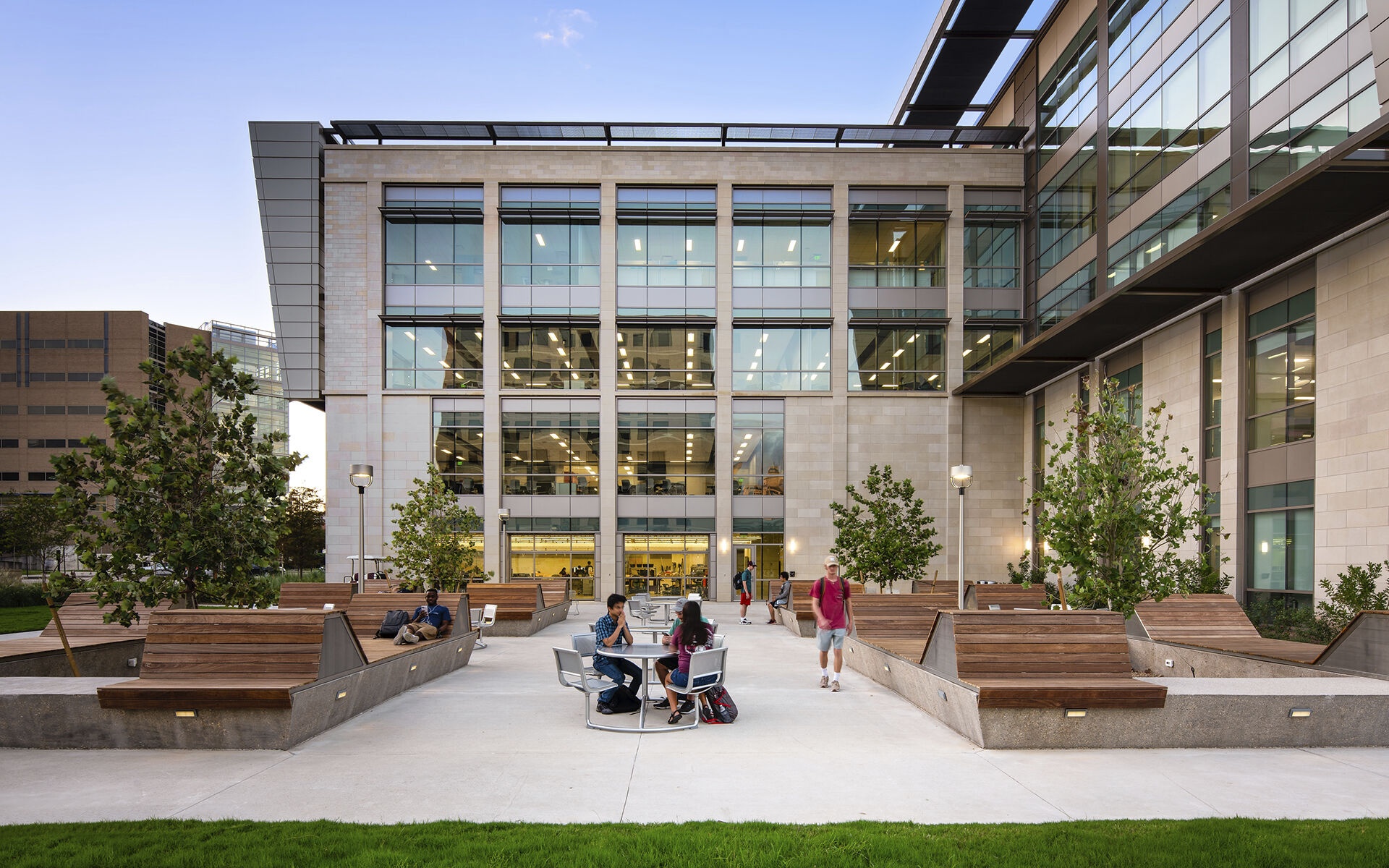 dai hoc o My nhan tien tai tro lon hon GDP anh 7