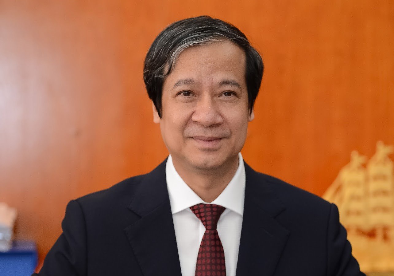 Bo truong GD&DT tra loi chat van Quoc hoi hinh anh