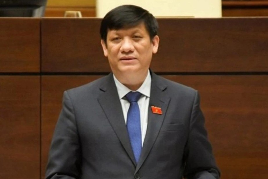 Bo truong Y te: Khong cho tiem vaccine moi cho tre den truong hinh anh