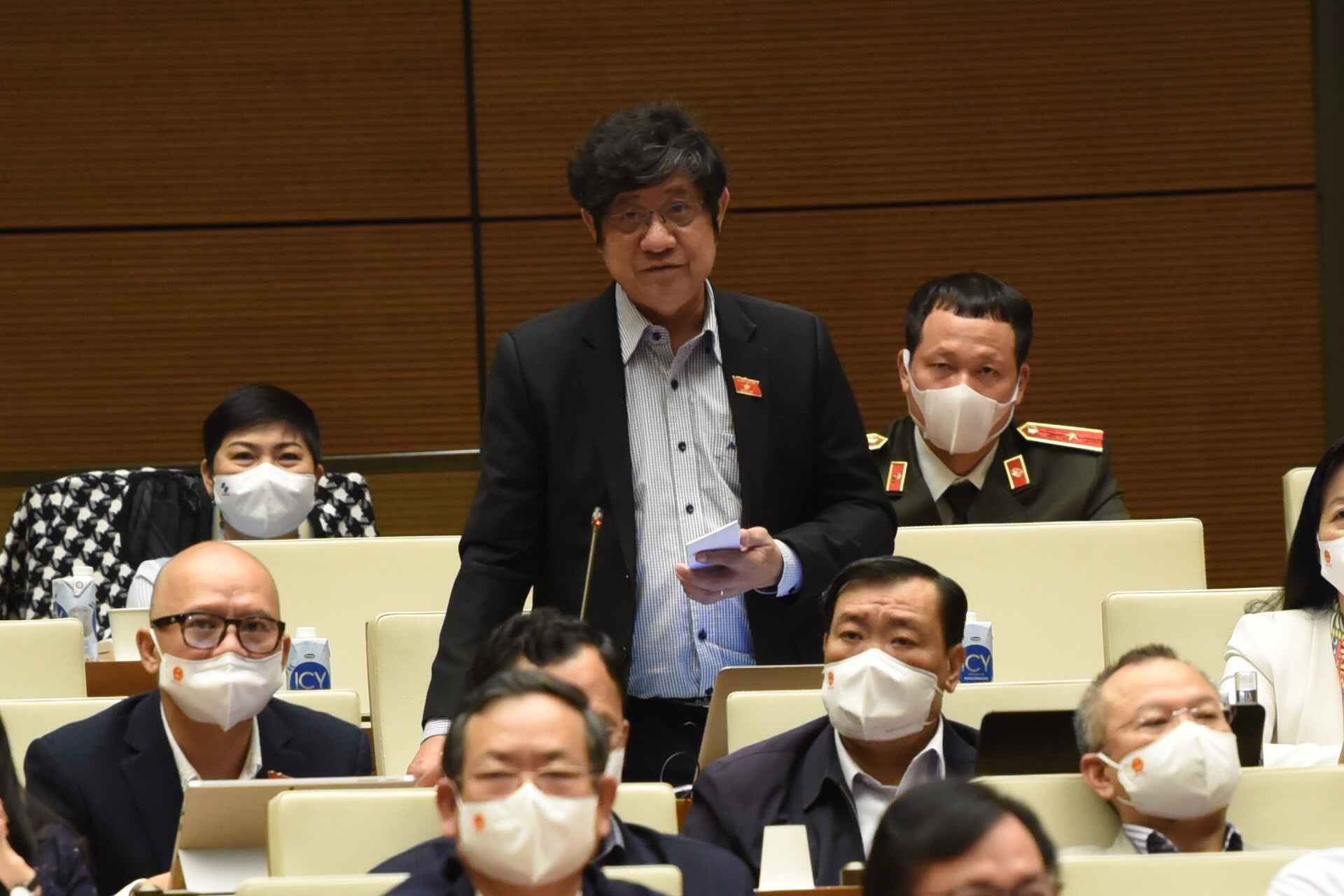 tre con bi ep hoc them online anh 2