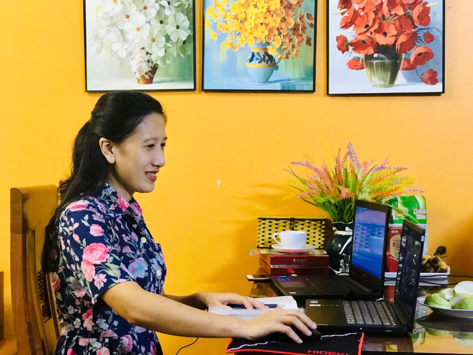 Giu chan giao vien mam non trong dich anh 1