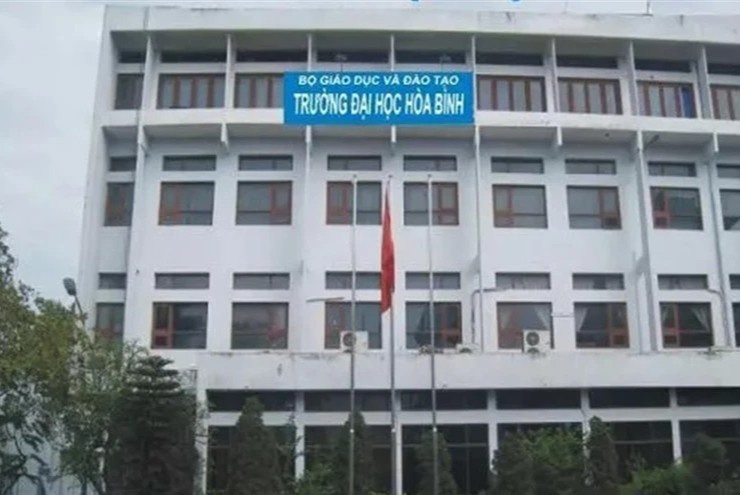 Thuc hu chuyen vao chinh quy ra tai chuc hinh anh