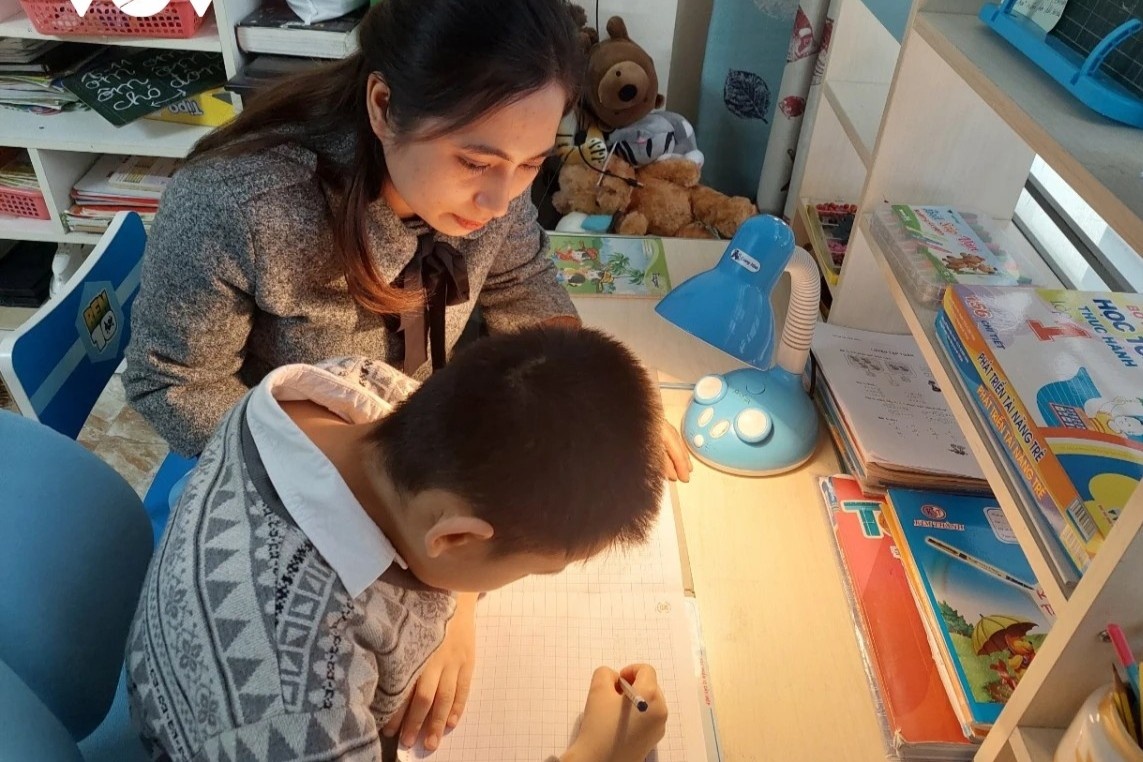 Giao vien mam non tu thuc xin nghi viec vi khong duoc nhan tre tai nha hinh anh
