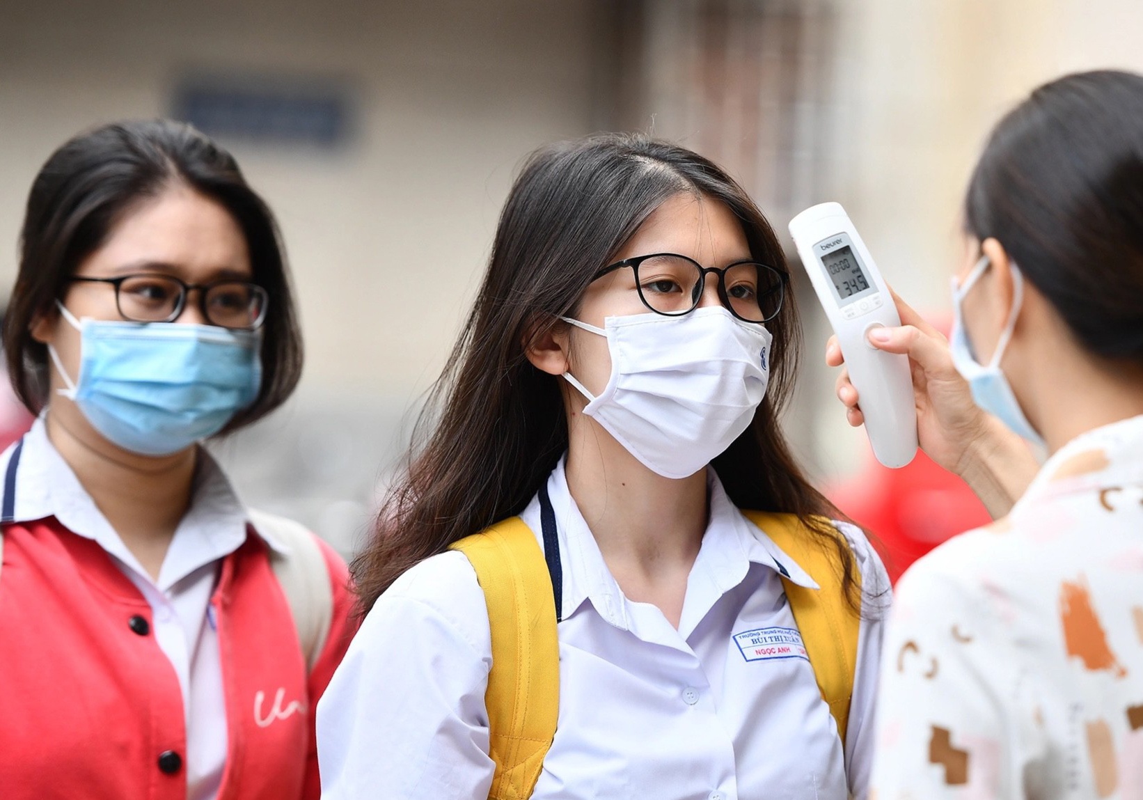 Them nhieu truong o TP.HCM cho phep sinh vien di hoc tro lai hinh anh