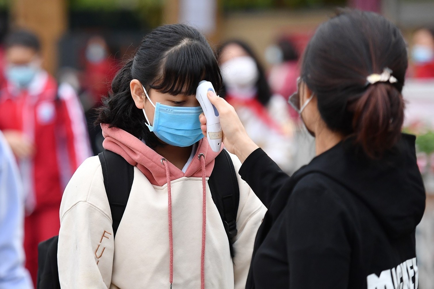 Ha Noi dieu chinh viec cho hoc sinh THPT tro lai truong tu 6/12 hinh anh