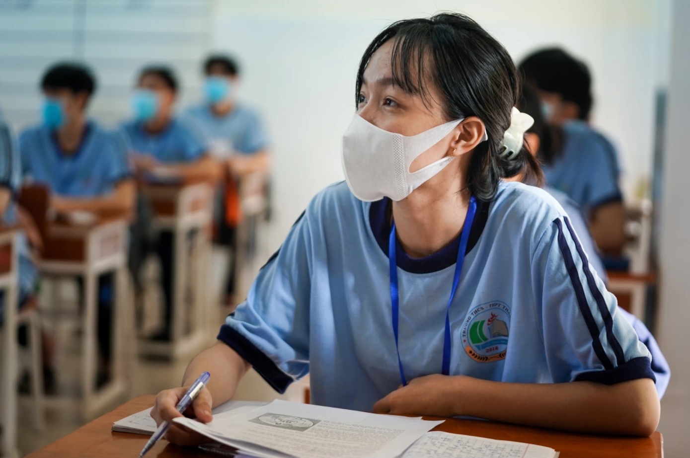 cho hoc sinh den truong anh 1