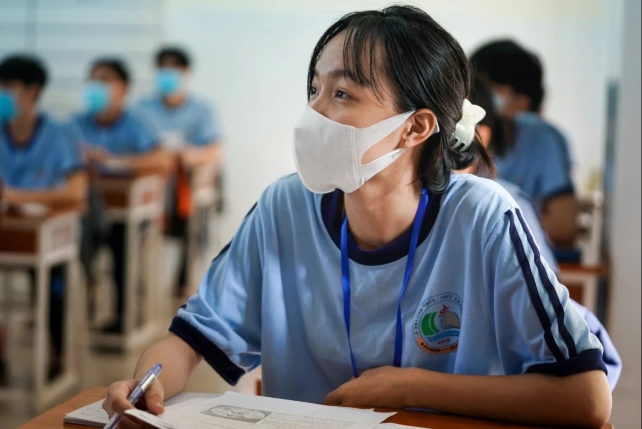 Them dia phuong cho hoc sinh den truong tu ngay 13/12 hinh anh