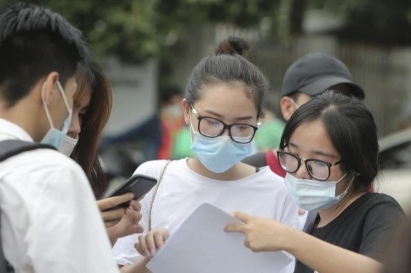 Lanh dao truong THCS o Ha Noi mong cong bo som phuong an thi lop 10 hinh anh