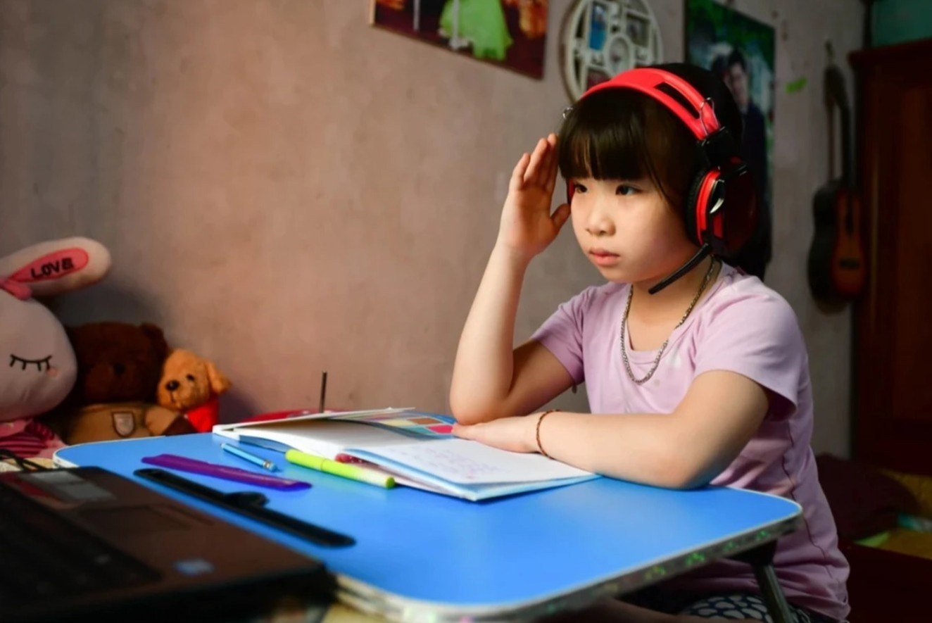 Phu huynh thac mac viec tre lop 1 va 2 thi hoc ky truc tiep hinh anh