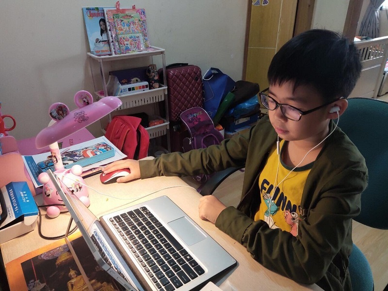 Hoc sinh tro lai truong anh 2