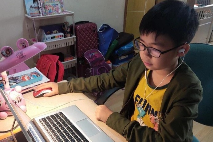 Can khoang lang de thich ung khi hoc sinh tro lai truong hinh anh