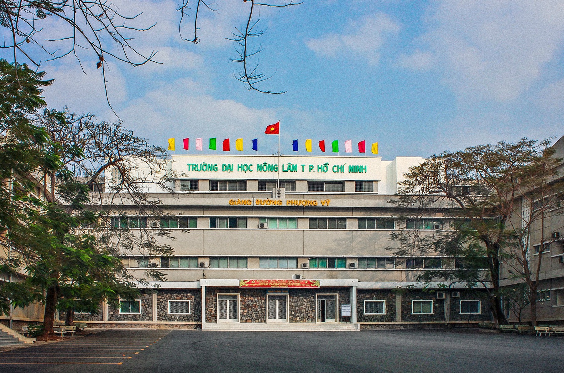 mo cua don sinh vien anh 2