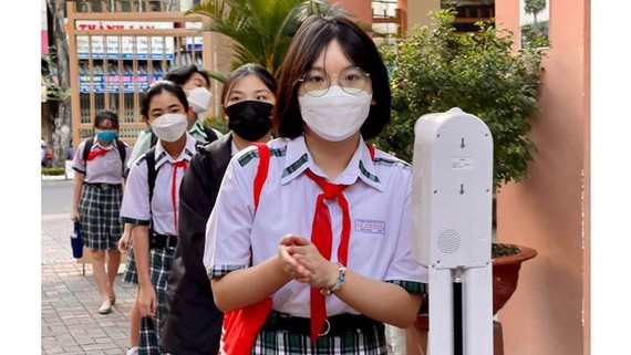 Học sinh trở lại trường ảnh 1 Hoc sinh tro lai truong anh 1