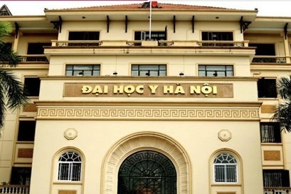 Hiệu trưởng bị tố gạ tình nữ sinh ảnh 1 Hieu truong bi to ga tinh nu sinh anh 1