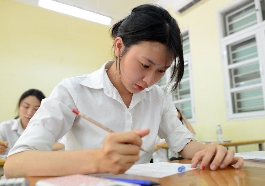 Tuyen sinh 2022: Thi sinh vat va on thi 'muc tieu kep' hinh anh
