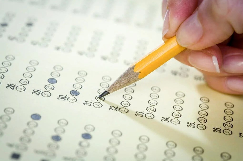 Chuyen sang thi SAT tren may tinh, giam thoi gian lam bai hinh anh