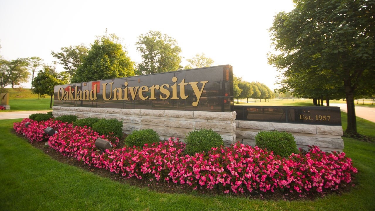 Dai hoc My bao nham tin trung hoc bong anh 1