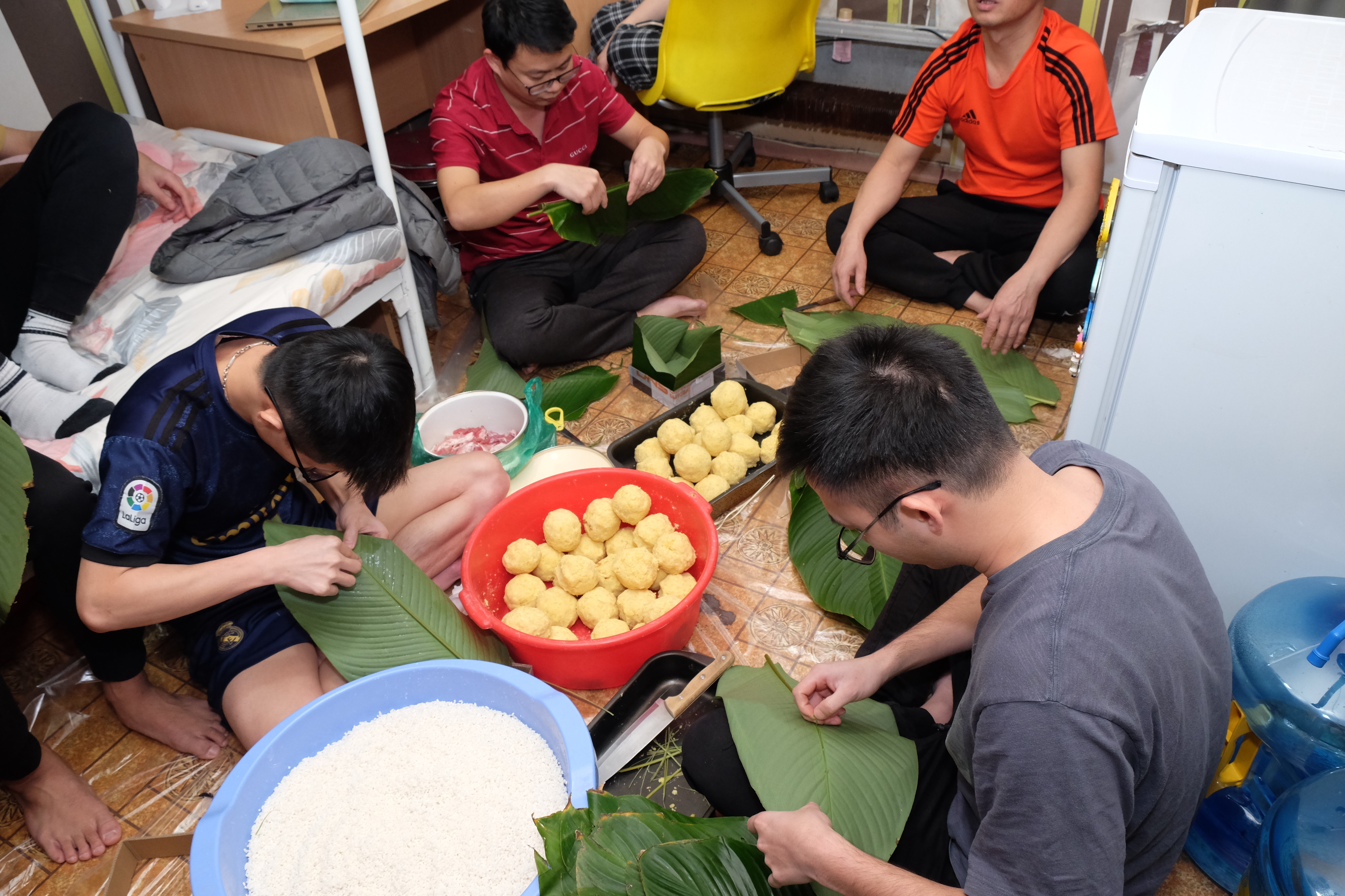 Du hoc sinh Nga don Tet anh 1