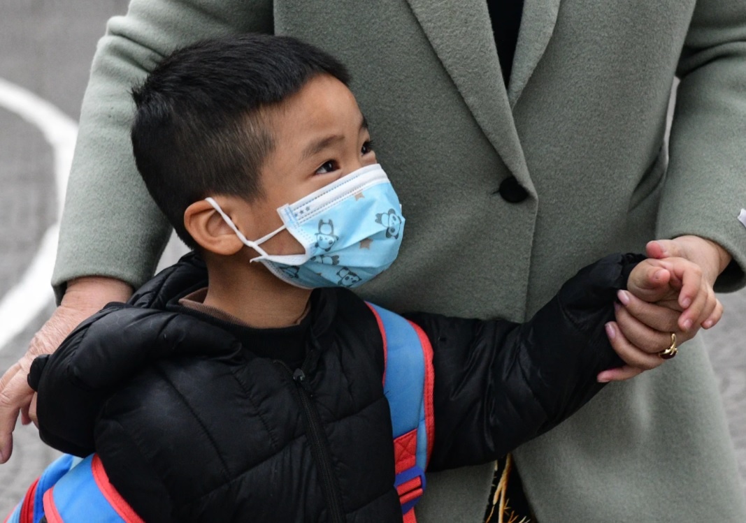 Phu huynh tu choi cho con hoc truc tiep neu truong khong co ban tru hinh anh